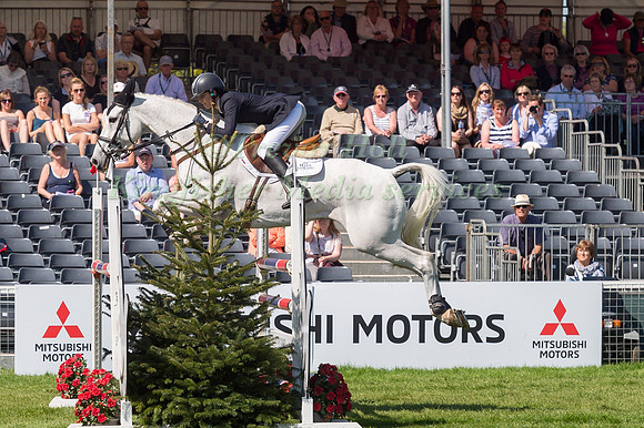 KIRSTY SHORT (GBR) RIDING  COSSAN LAD