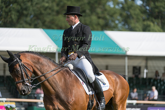 ANDREW JAMES (GBR) AND COOL CHICA