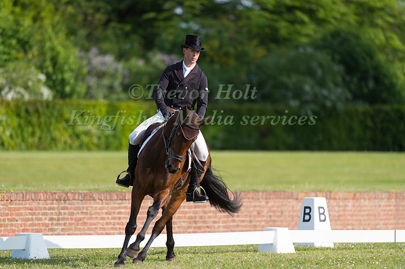 Kevin McNab riding Wonham What Next