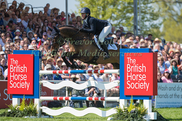 EMILIE CHANDLER (GBR) RIDING  COOPERS LAW
