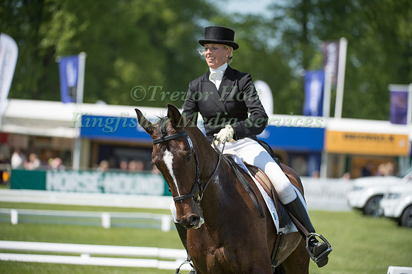 Katie Barber (GBR) riding Woodfield Ria