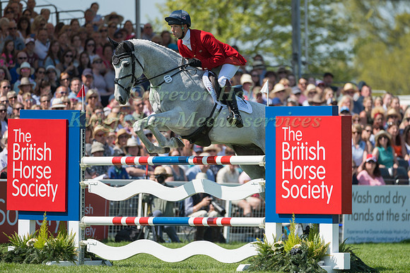 HARRY MEADE (GBR) RIDING  AWAY CRUISING