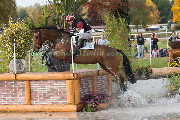 Blyth Tait of New Zealand riding Bear Necessity V