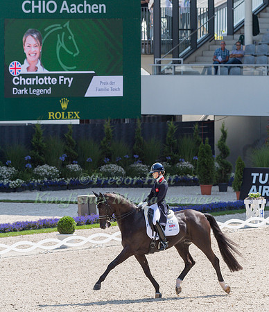 Charlotte Fry (GBR) snd Dark Legend