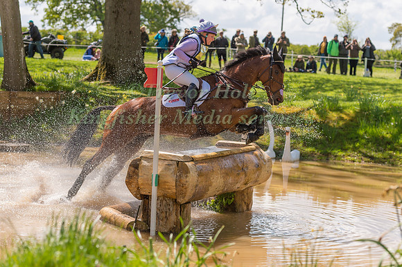 Gemma Tattersall (GBR) and  Arctic Soul
