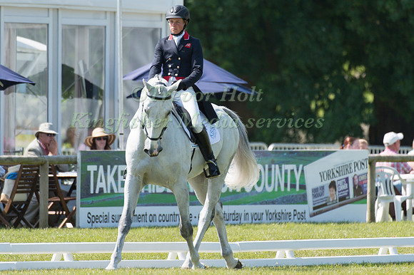 Izzy Taylor (GBR) riding Dax Van Ternieuwbeke