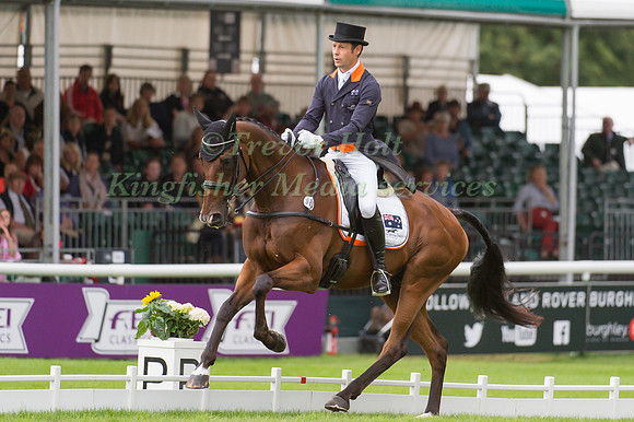CHRISTOPHER  BURTON (AUS) RIDING NOBILIS 18
