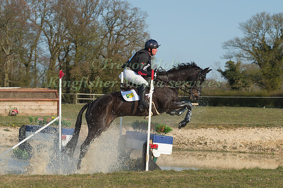 OLIVER TOWNEND RIDING MHS KING JOULES