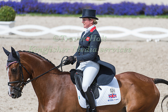 Nicola Wilson (GBR) and One Two Many