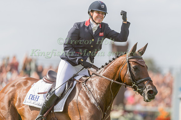 Piggy March (GBR) and Vanir Kamira