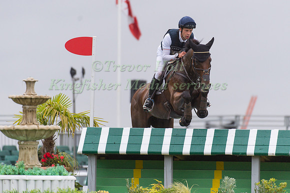CHRISTOPHER  BURTON (AUS) RIDING NOBILIS 18