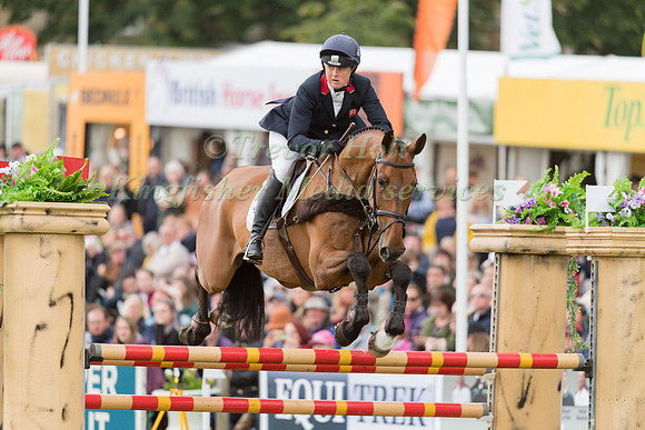 PIPPA FUNNELL (GBR) AND BILLY WALK ON