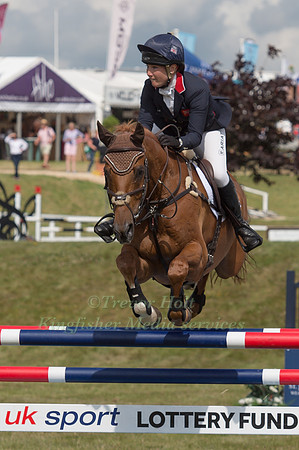 LAURA COLLETT (GBR) AND GRAND MANOEUVRE-4