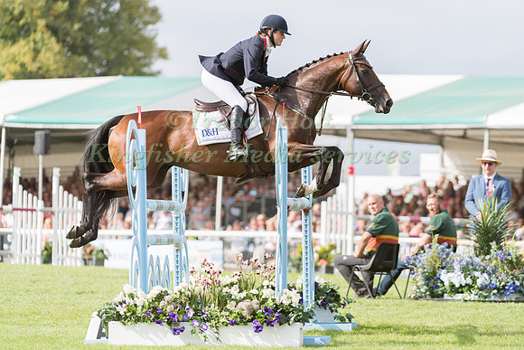 Piggy March (GBR) and Vanir Kamira