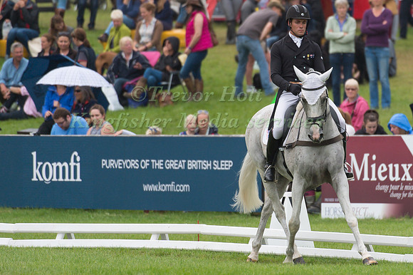 Paul  Tapner (AUS) riding Kilronan