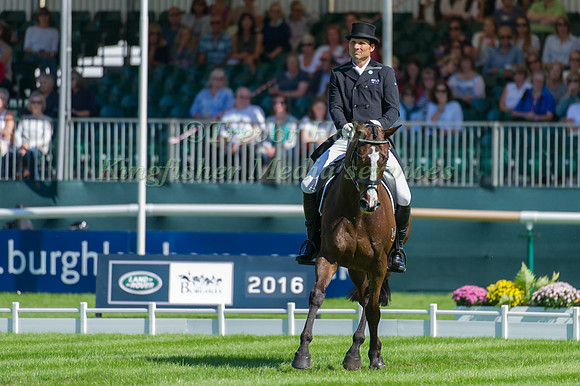 SHANE  ROSE (AUS) RIDING SHANGHAI JOE