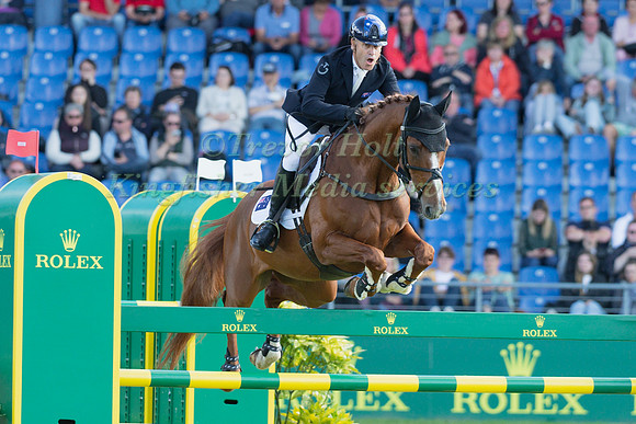ANDREW HOY AND VASSILY DE LASSOS