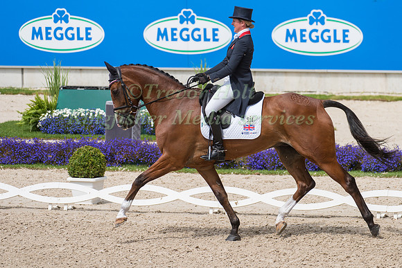 Nicola Wilson (GBR) and One Two Many