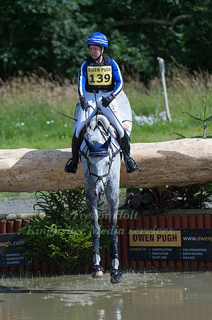 Tiana   Coudray (USA) riding Ringwood Magister