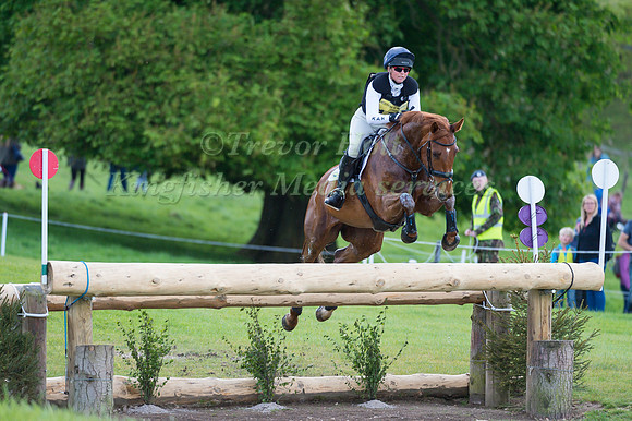 JEANETTE BRAKEWELL (GBR) RIDING  FOREVER RED COMPETING IN THE CROSS COUNTRY PHASE OF THE  CIC THREE STAR COMPETITION AT THE  2017 DODSON AND HORRELL CHATSWORTH INTERNATIONAL HORSE TRIAL.