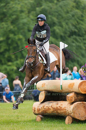 Pippa Funnell (GBR) riding Sandman 7