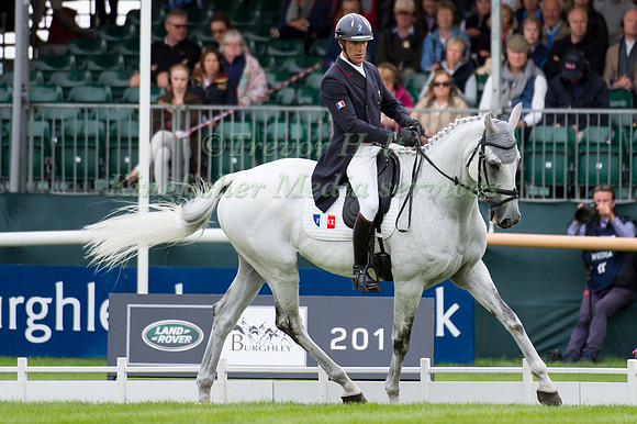 CEDRIC  LYARD (FRA) RIDING CADEAU DU ROI