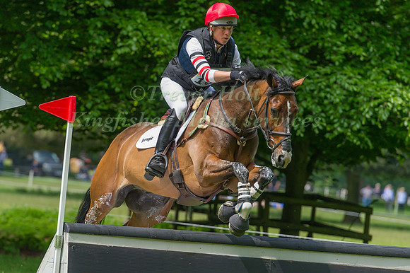 Lucy  Jackson (NZL) riding  Annestown Envoy