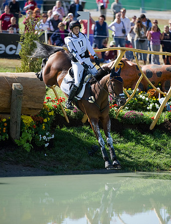 Simone Deitermann riding Free Easy FRH