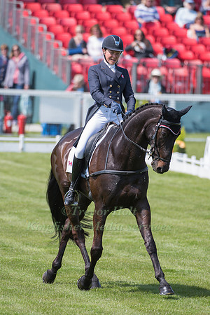 Kathryn Robinson of Canada riding Let it Bee