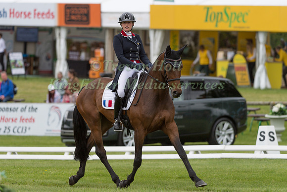 MORGANE EURIAT AND BACCARAT D ARGONNE