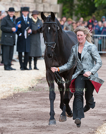Nicola Wilson and Opposition Buzz