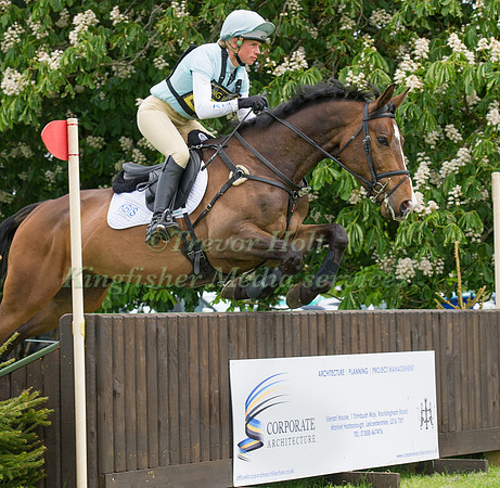 Izzy Taylor riding Extreme II