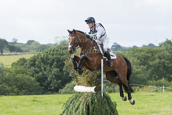 BUBBY UPTON RIDING  COLA III