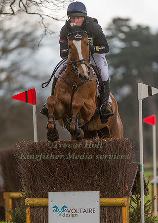 OLIVER TOWNEND  RIDING  KHOI TRAVELER