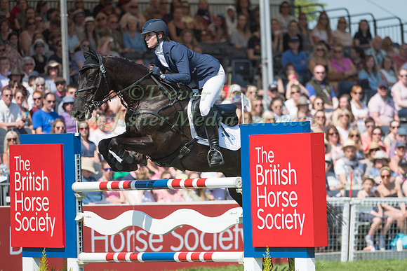 LYDIA HANNON (GBR) RIDING  MY ROYAL TOUCH