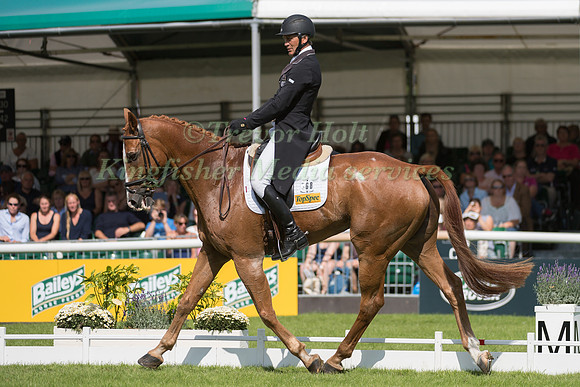 Andrew  Nicholson (NZL) and Nereo