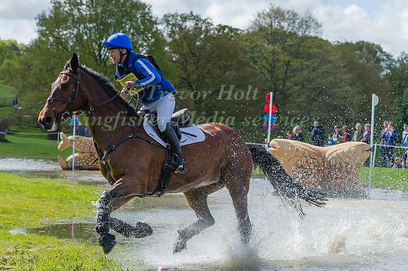 CAROLYNE RYAN-BELL (GBR) RIDING  WITCHCRAFT III COMPETING IN THE CROSS COUNTRY PHASE OF THE  CIC THREE STAR COMPETITION AT THE  2017 DODSON AND HORRELL CHATSWORTH INTERNATIONAL HORSE TRIAL.