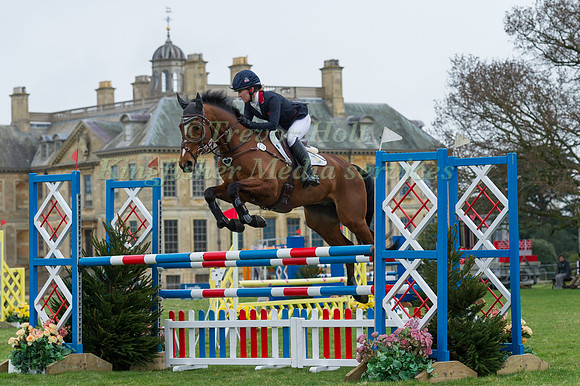 HOLLY WOODHEAD (GBR) RIDING  MR SNEEZY
