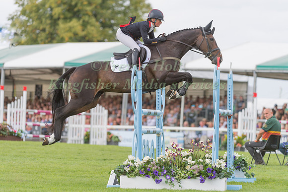 Rosalind Canter (GBR) and Pencos Crown Jewel
