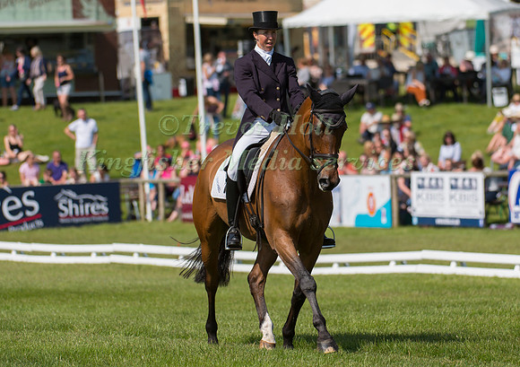 Emily Gilruth (GBR) riding Topwood Beau