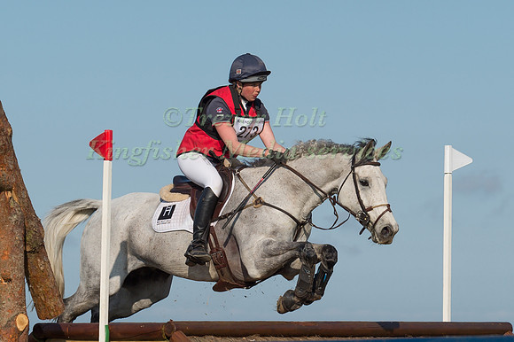KATIE BLELOCH RIDING CAVALIER MICKY FINN