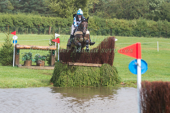 DANI EVANS RIDING  HOLLYWOOD DANCER