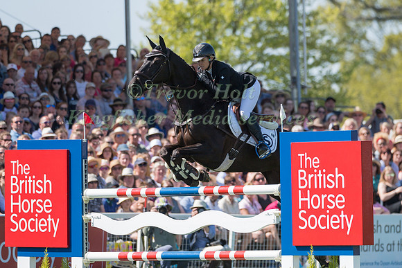 JONELLE PRICE (NZL) RIDING  CLASSIC MOET