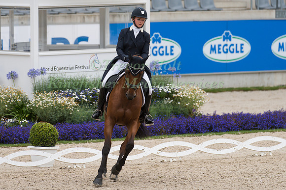 Julia Krajewski (GER) and Samourai du Thot