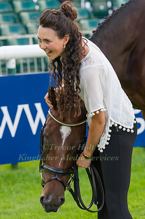 Charlotte Agnew (GBR) and  Out Of Africa Two
