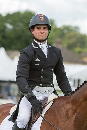 JAMES  AVERY (NZL) AND MR SNEEZY