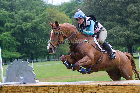 Hannah  Galley (GBR)  riding Winchester V