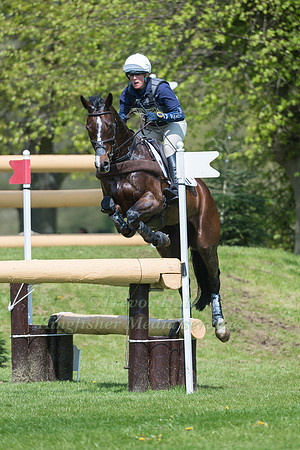 FLORA HARRIS  (GBR) RIDING  BAYANO