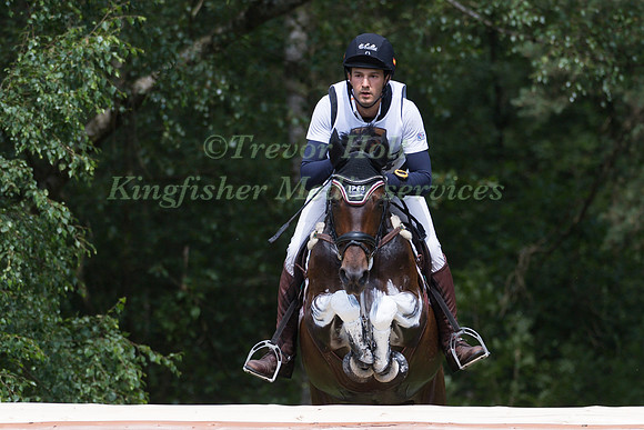 ESTEBAN VALLE BENITEZ (ESP) AND MILANA