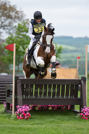 Bill  Levett (AUS) riding Piltown Colours